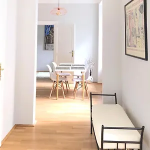 classic-moderncharming-7min-to-viennas-center-apartment.vienna-besthotels.com/
